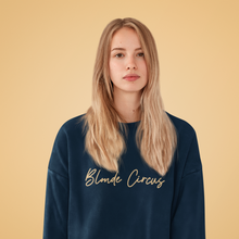 Lade das Bild in den Galerie-Viewer, Blonde Circus Sweatshirt
